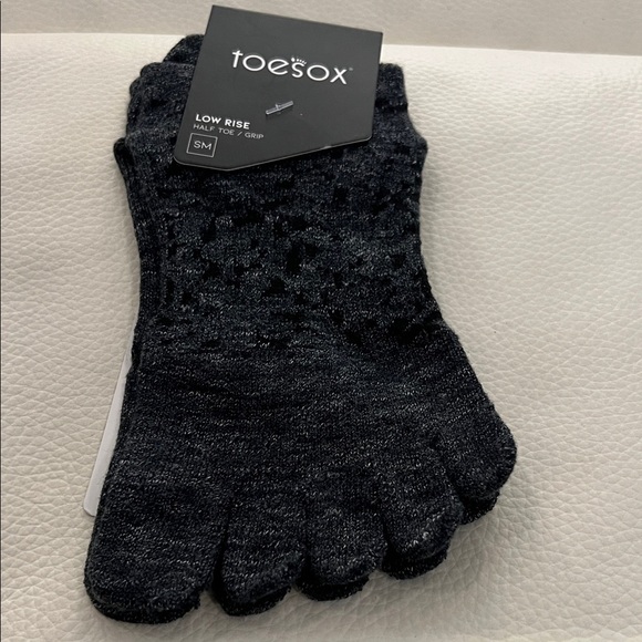 ToeSox Charcoal Low Rise Toe Socks - Picture 1 of 2